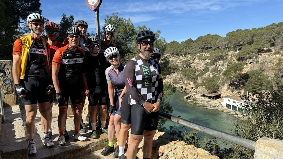 Účastníci kempu Alltraining na Mallorce