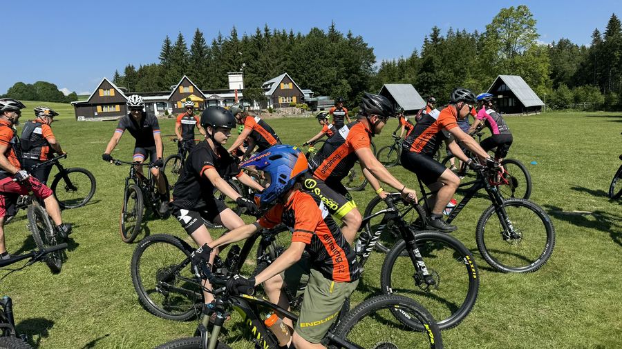 Účastníci MTB kempu Alltraining