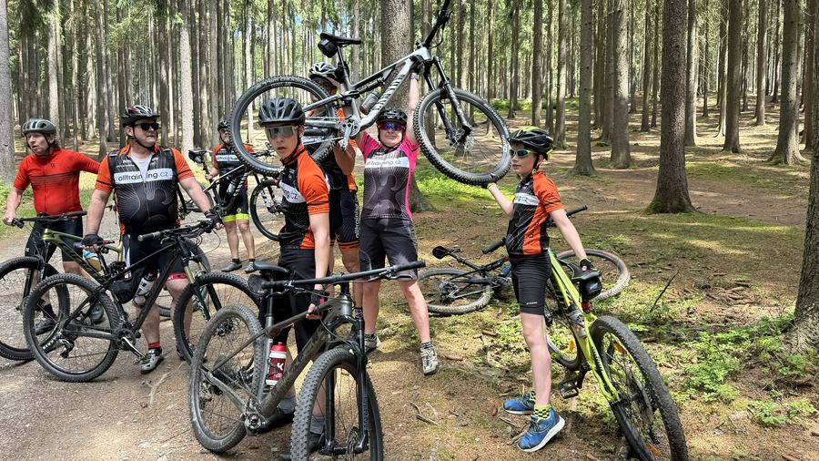 Účastníci MTB kempu Alltraining