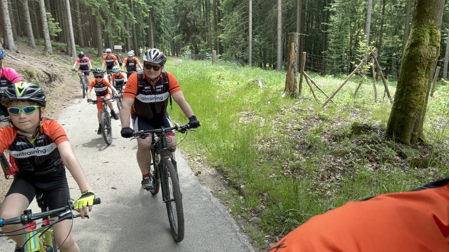 Účastníci MTB kempu Alltraining