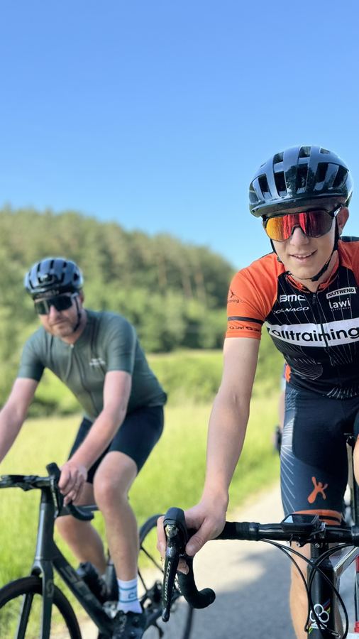 Účastníci silničního víkendu Alltraining