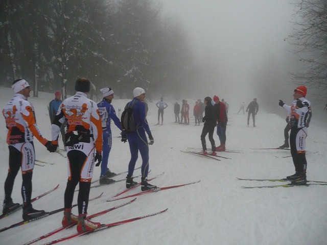 Ski kemp Benecko 12. -15.1. 2012 - 1. den, seznámení s technikou, mazání lyží