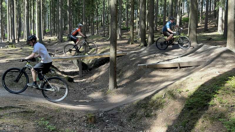 Skvělé odpoledne v sedle: Cyklistika naplno, týmová atmosféra a radost z každého kilometru | obrázek 