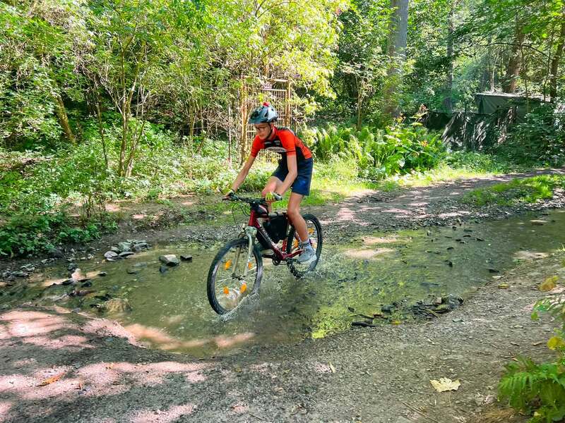 Příměstský cyklotábor Alltraining Praha: Více než 100 kilometrů dobrodružství, stovky úsměvů a děti, které odjížděly jako sebevědomí bikeři | obrázek 