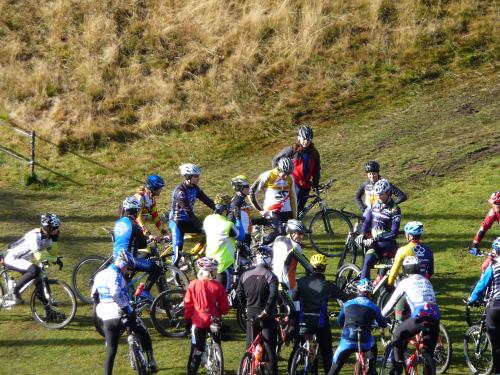 MTB kemp Harrachov - třetí den, odpoledne - trénink techniky a večerní přednáška  (sobota 1. 11. 200