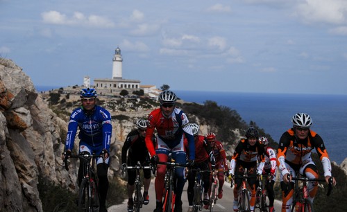 Mallorca má oranžovou aneb první kempeři Alltrainingu na Mallorce