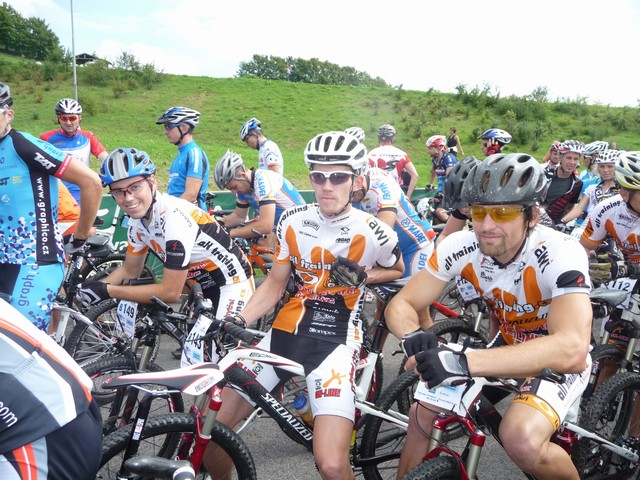 Alltraining.cz - Lawi team má do sbírky opět úspěchy v amatérském pelotonu!