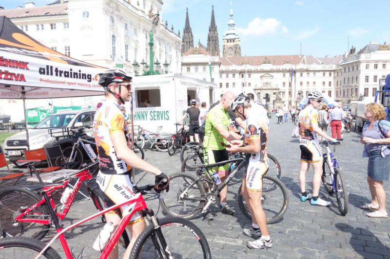 Alltraining.cz se předvedl v samém centru Prahy na pražských schodech!