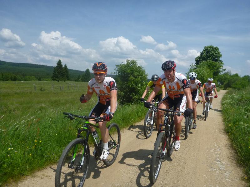 Alltraining.cz racing team zlepšoval techniku jízdy a fyzickou kondici na Šumavě!