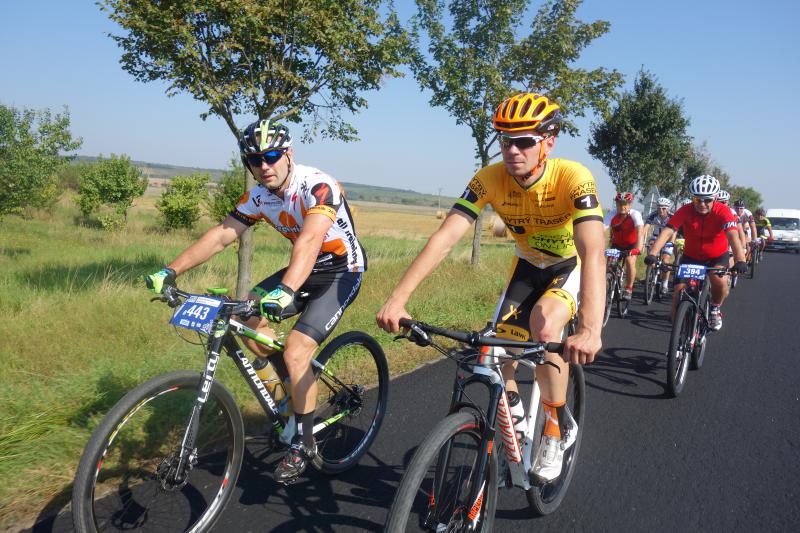 Chytrý traséři a Superbiker od Alltraining.cz prosvištěli mezi vinicemi!