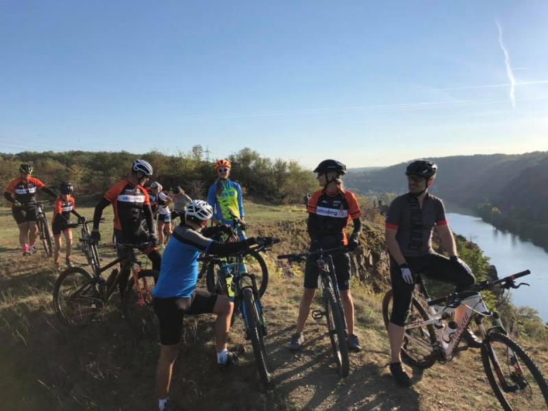 MTB kemp v Praze plný slunečných paprsků uzavřel letošní sezonu. | obrázek 