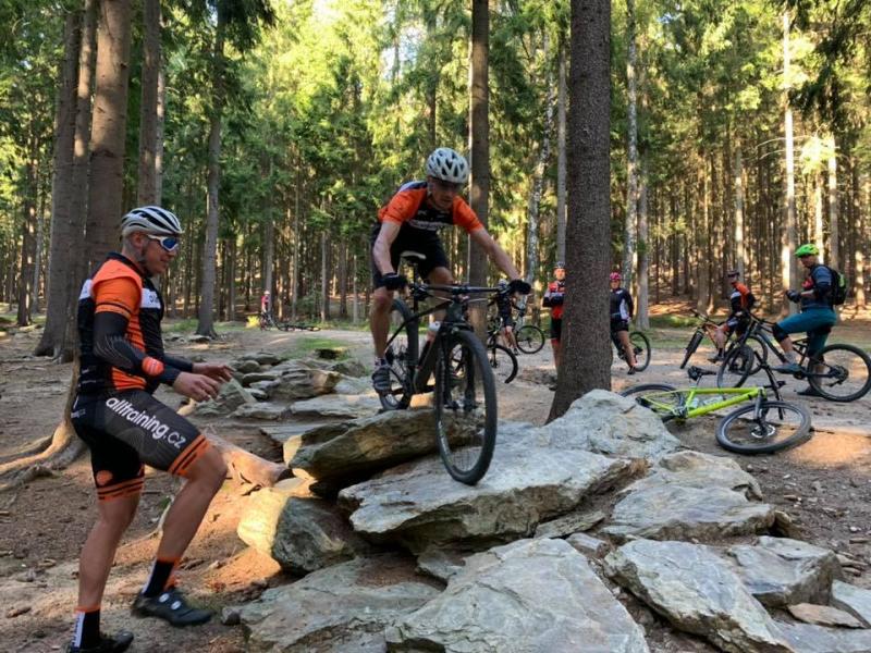  Na MTB kempu v Novém Městě na Moravě se překovávali hranice  | obrázek 